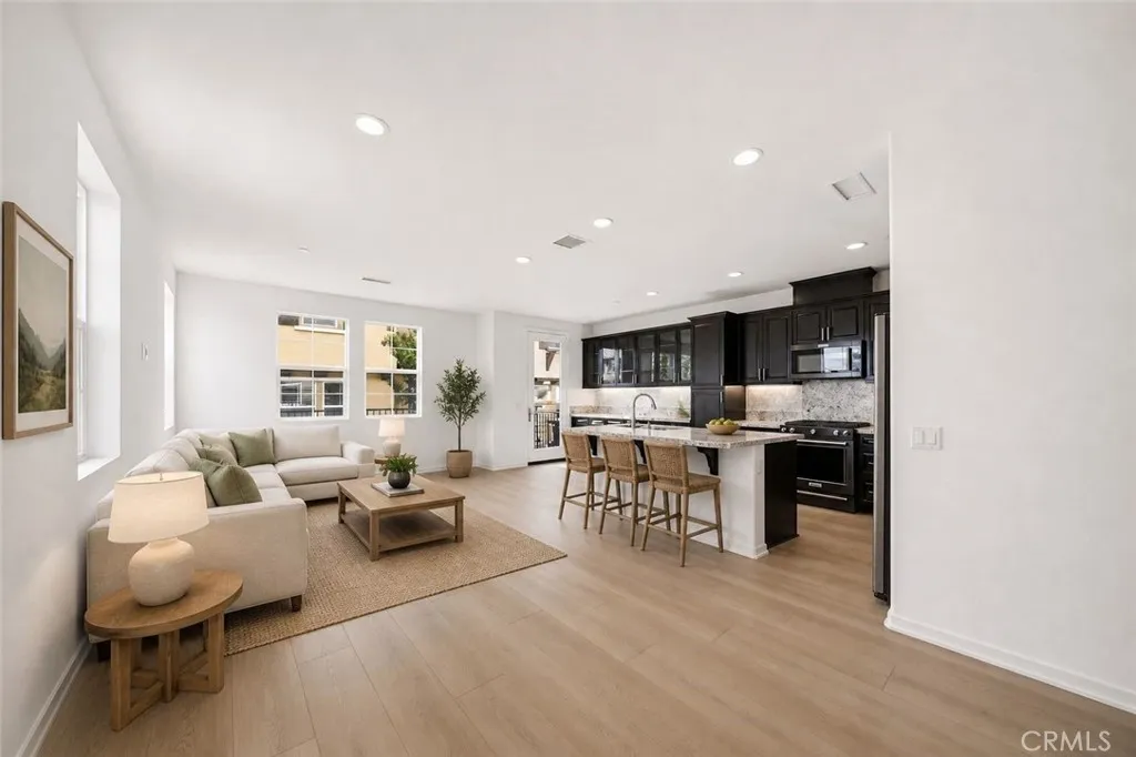 Additional image 3 of 28637 Solana Court, Valencia, CA 91354