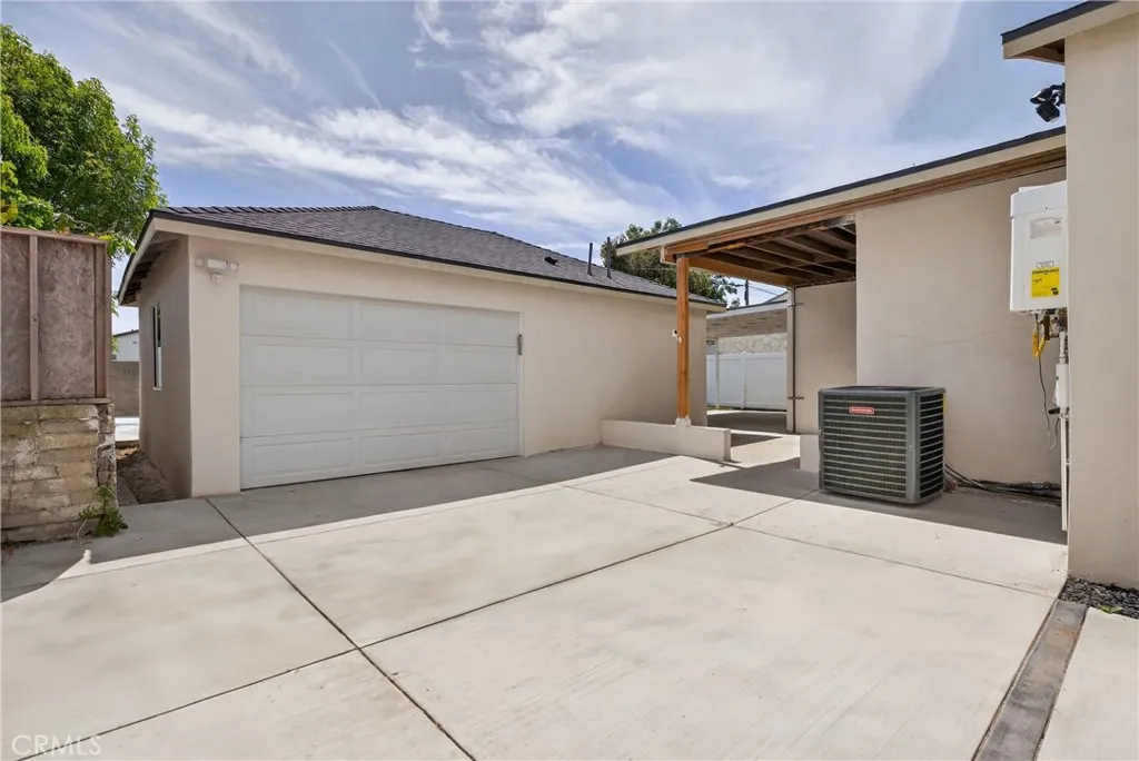 Additional image 60 of 906 W poplar Street, Compton, CA 90220