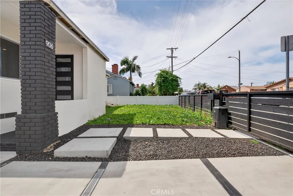 Additional image 40 of 906 W poplar Street, Compton, CA 90220