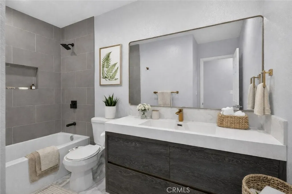 Additional image 15 of 906 W poplar Street, Compton, CA 90220