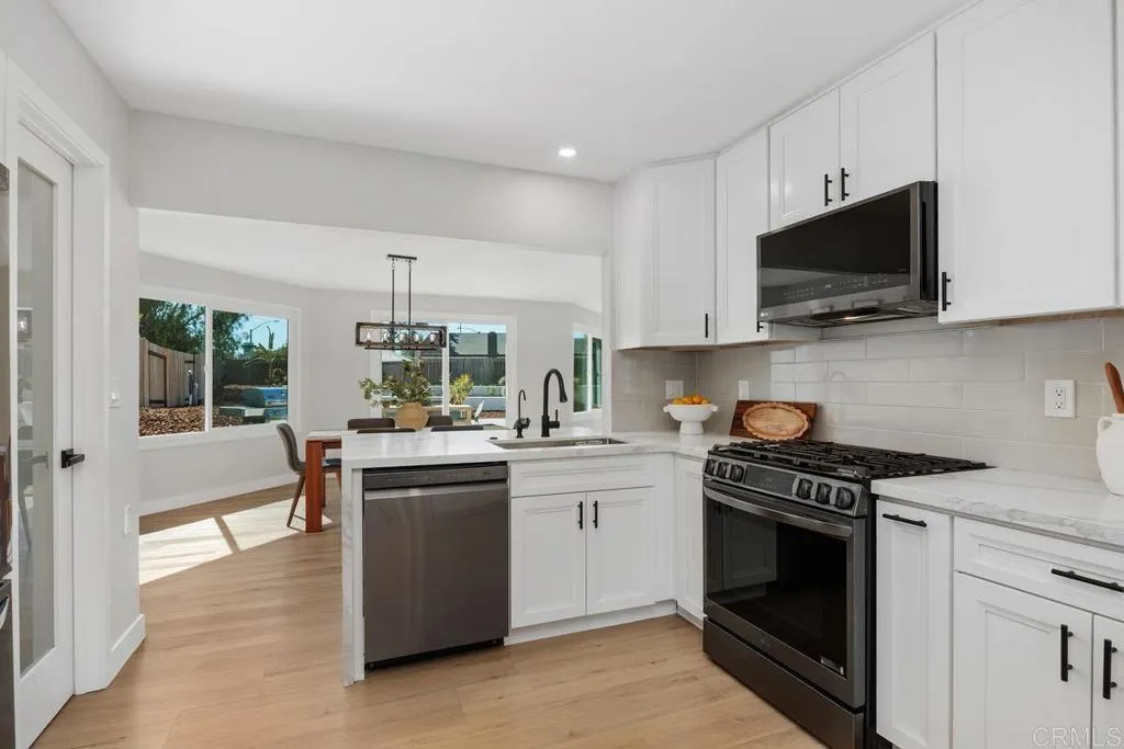 Additional image 41 of 4185 Combe Way, San Diego, CA 92122