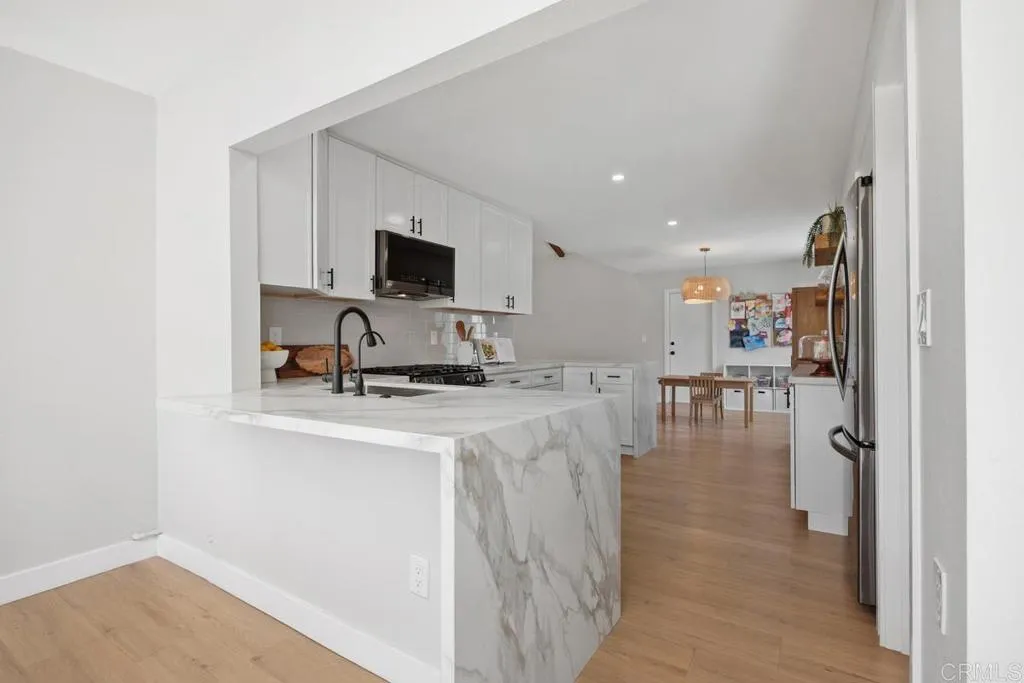 Additional image 42 of 4185 Combe Way, San Diego, CA 92122