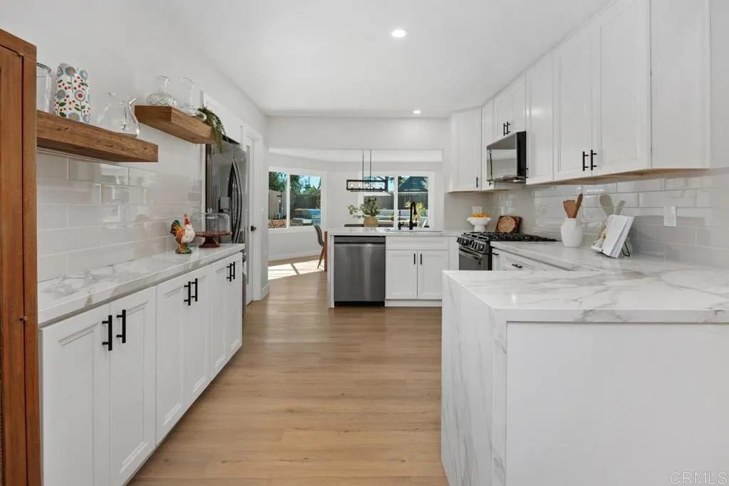 Additional image 40 of 4185 Combe Way, San Diego, CA 92122