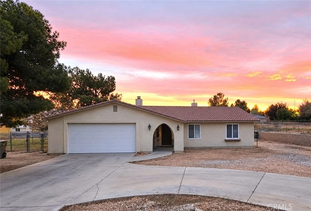 16469 Mesquite St, Hesperia, CA 92345