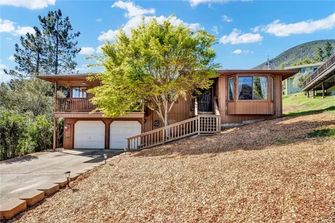 8585 Peninsula View Drive, Kelseyville, CA MLS: LC25054807