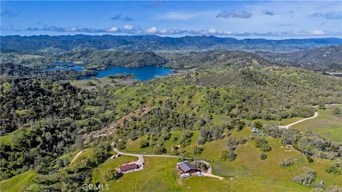 4235 Vista Del Lago Pl, Santa Margarita, CA MLS: NS25056836