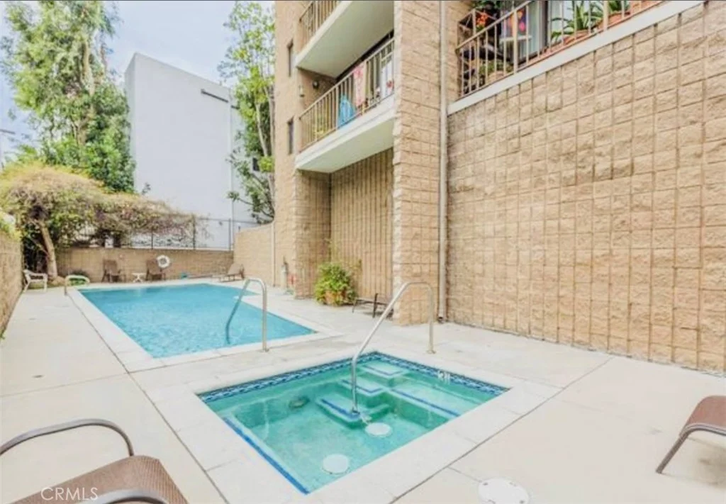 10966 Rochester Avenue Unit 1B, Los Angeles, CA 90024