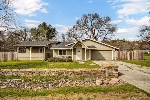 19275 Mountain S, Hidden Valley Lake, CA MLS: LC25054880