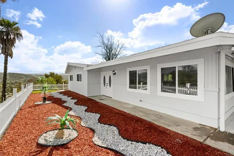 12882 Castle Court Dr, Lakeside, CA MLS: PTP2502340