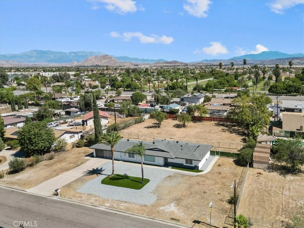 1025 Richards Rd, Perris, CA 92571
