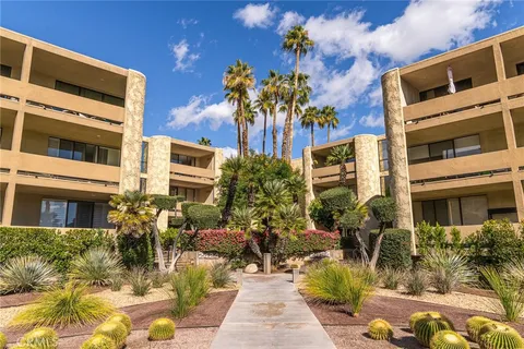 2424 E Palm Canyon Drive Unit 2D, Palm Springs, CA MLS: SR25104010