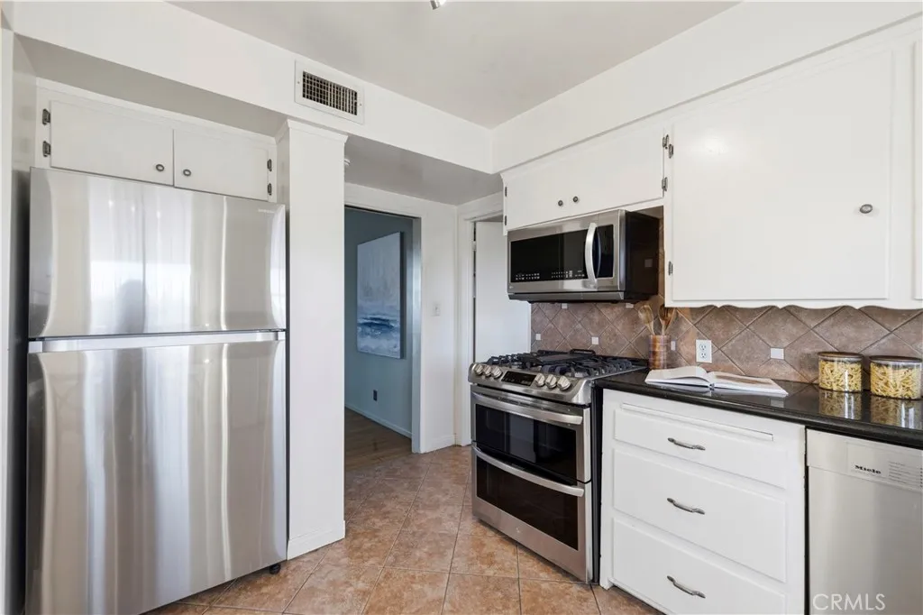 Additional image 91 of 8615 Skyline Drive, Los Angeles, CA 90046