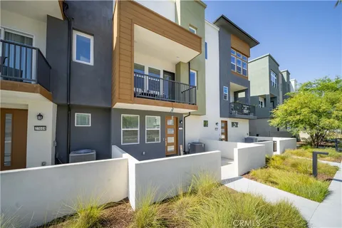 27014 Hummingbird Lane, Valencia, CA 91381 - MLS#: SR25006942