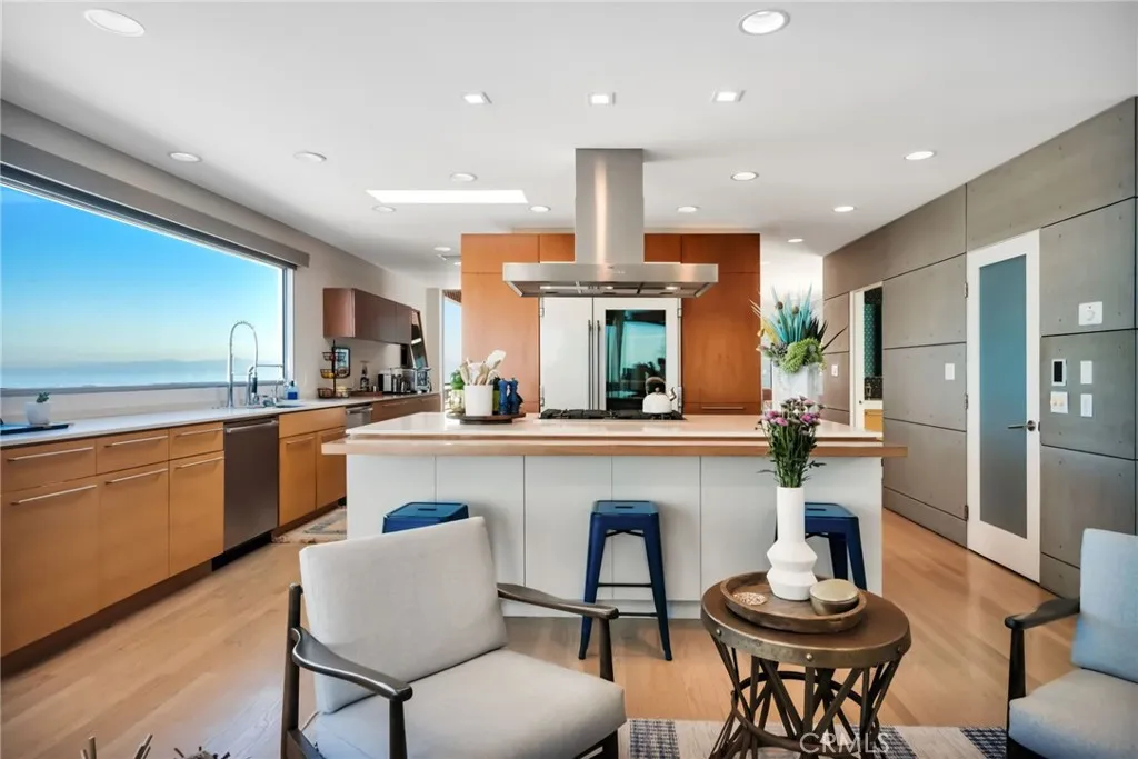 Additional image 59 of 121 16th Street, Manhattan Beach, CA 90266