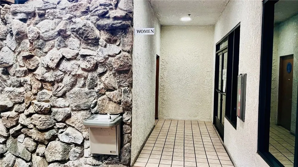 Additional image 94 of 14075 Hesperia Rd, Victorville, CA 92395