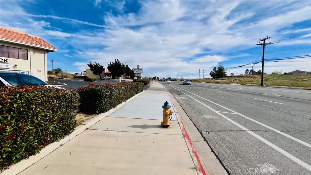 Additional image 31 of 14075 Hesperia Rd, Victorville, CA 92395