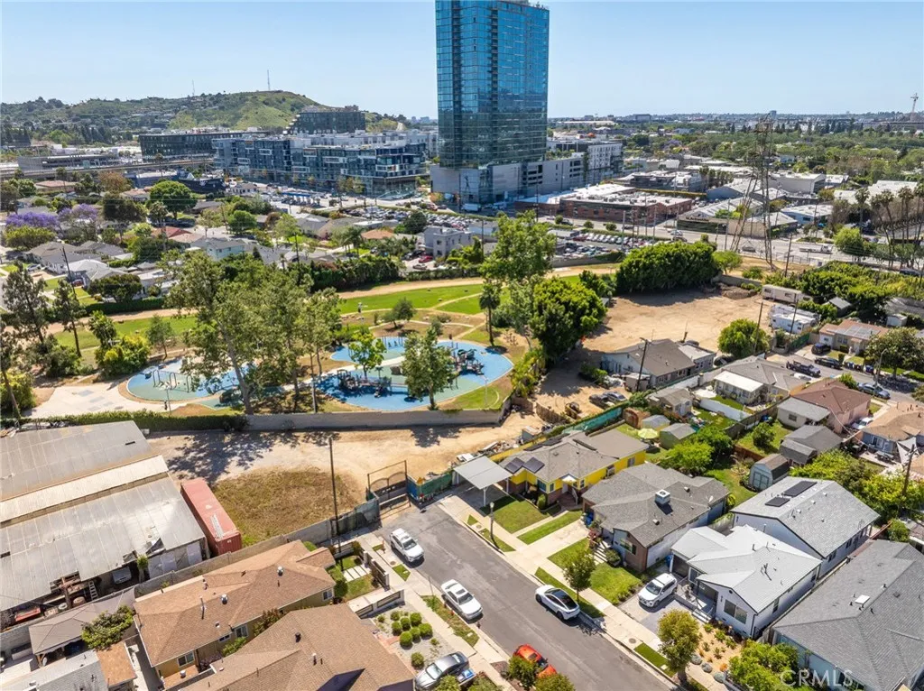 Additional image 76 of 2737 S Spaulding Ave, Los Angeles, CA 90016