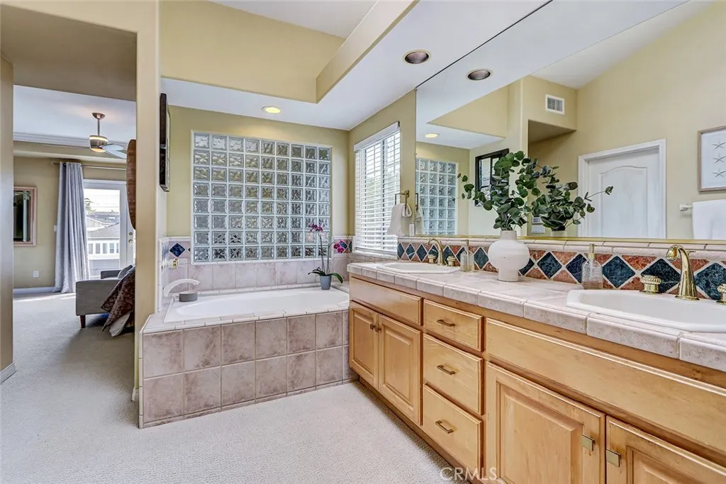 Additional image 95 of 2101 Lynngrove Dr, Manhattan Beach, CA 90266