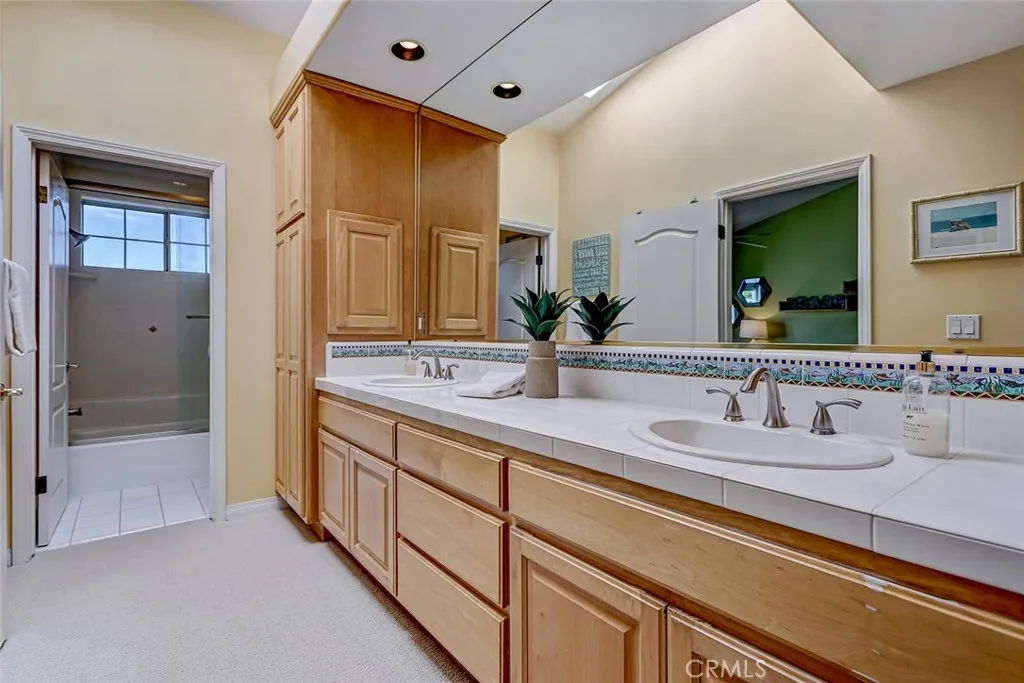 Additional image 100 of 2101 Lynngrove Dr, Manhattan Beach, CA 90266