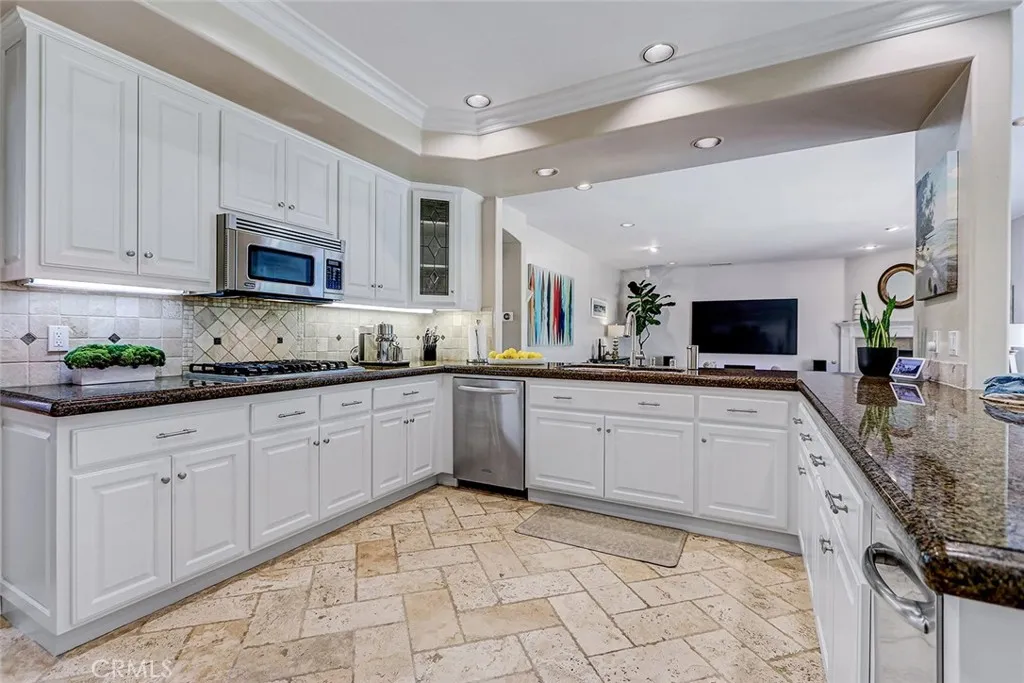 Additional image 74 of 2101 Lynngrove Dr, Manhattan Beach, CA 90266