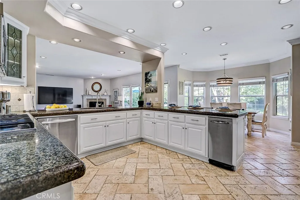 Additional image 72 of 2101 Lynngrove Dr, Manhattan Beach, CA 90266