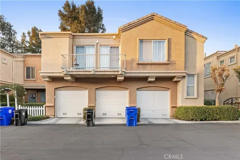 26967 Hillsborough Pkwy Unit 77, Valencia, CA MLS: SR25040041