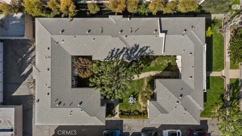 15234 Dickens Street, Sherman Oaks, CA MLS: GD25048613