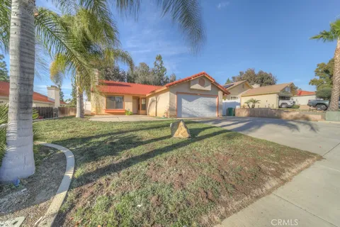25424 Boxelder Drive, Murrieta, CA MLS: SW25023422