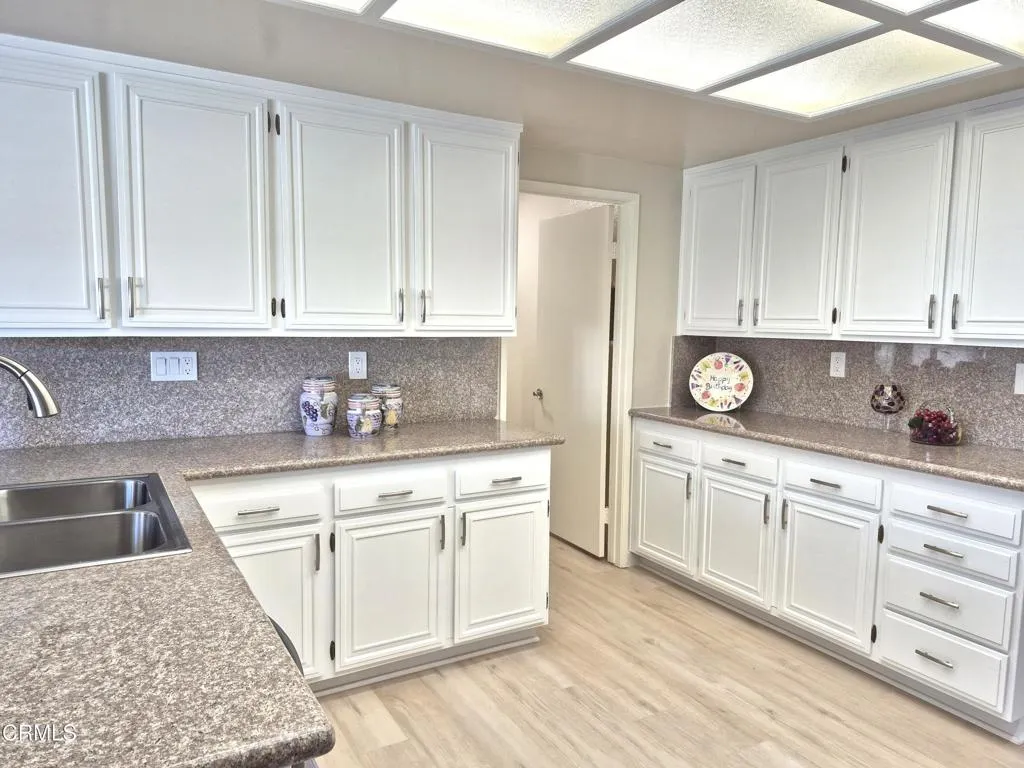 Additional image 76 of 42028 Village 42, Camarillo, CA 93012