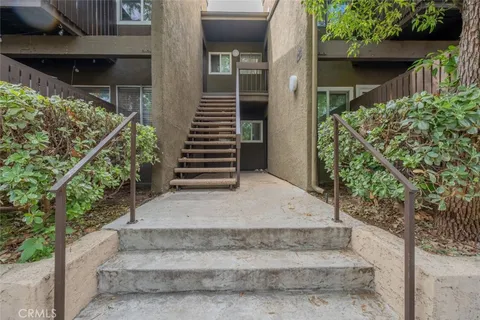 18350 Hatteras Street Unit 132, Tarzana, CA MLS: SR25093561