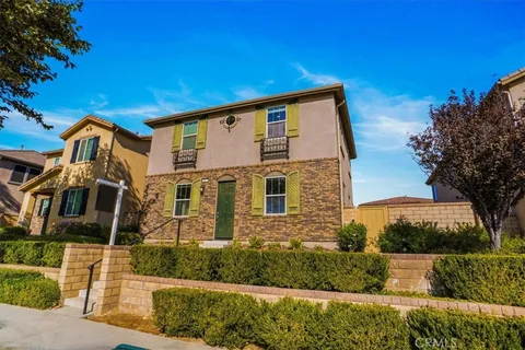 28675 Vista Del Rio Drive, Valencia, CA MLS: SR25049142