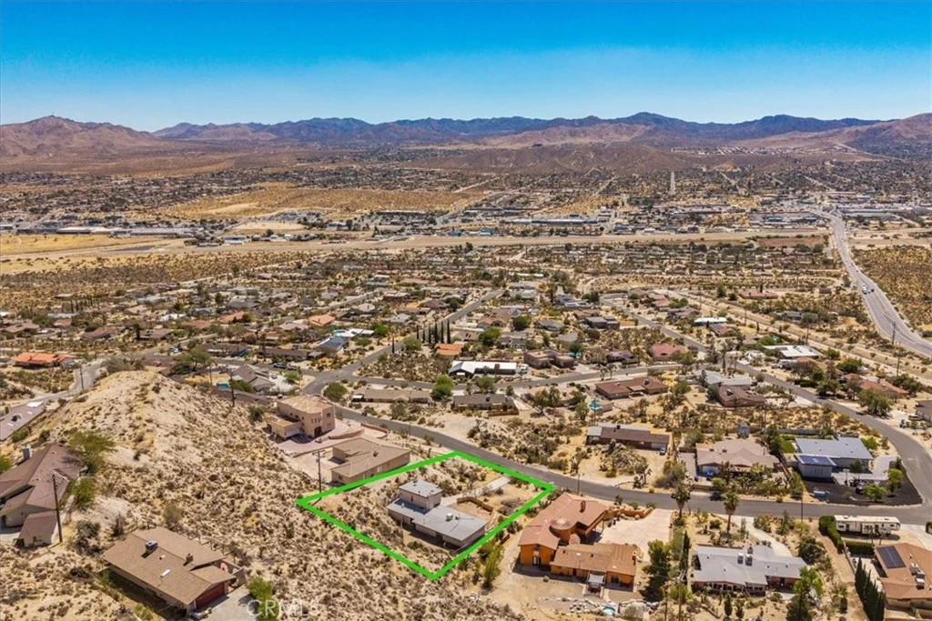 57460 Airway Avenue, Yucca Valley, CA 92284