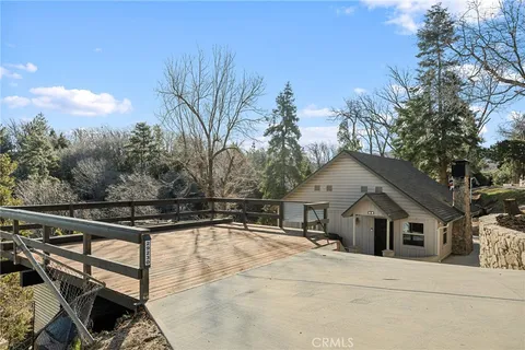 29230 Lake View Drive, Cedar Glen, CA MLS: IG25077540