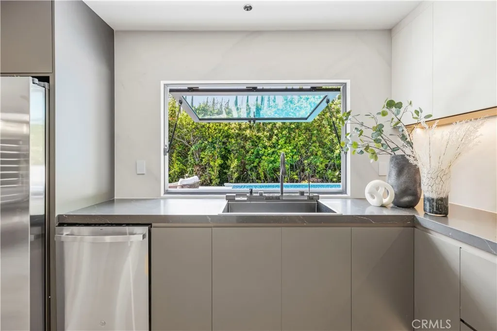 Additional image 12 of 18057 Medley Drive, Encino, CA 91316