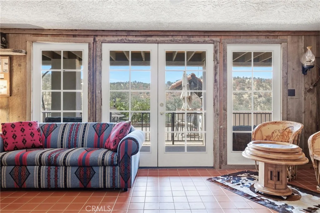 9836 Hwy 155, Glennville, CA 93226