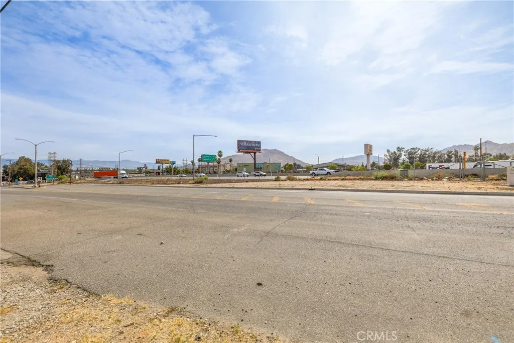 Additional image 53 of 2981 S La Cadena Dr, Colton, CA 92324