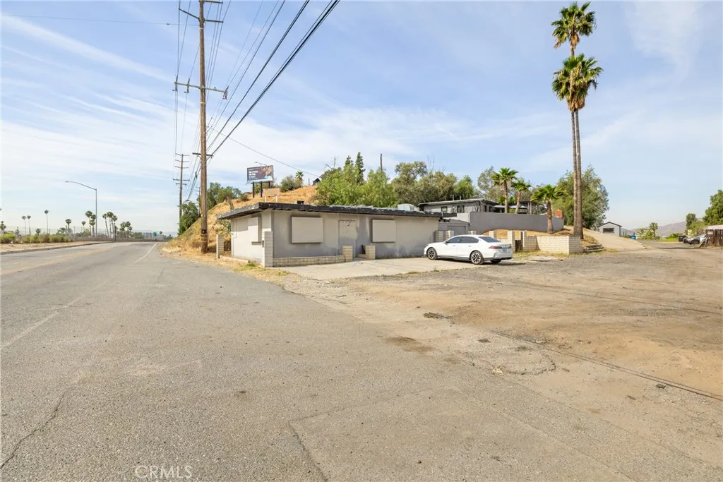 Additional image 43 of 2981 S La Cadena Dr, Colton, CA 92324