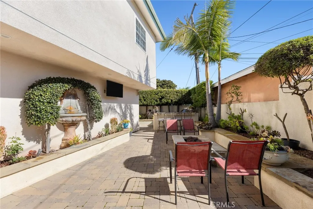 1300 S Helberta Avenue Unit 2, Redondo Beach, CA 90277