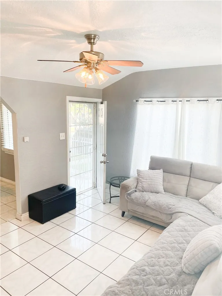 Additional image 29 of 8205 Stanford Ave, Los Angeles, CA 90001