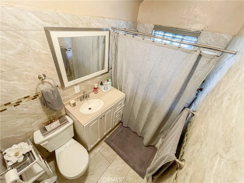 Additional image 16 of 8205 Stanford Ave, Los Angeles, CA 90001