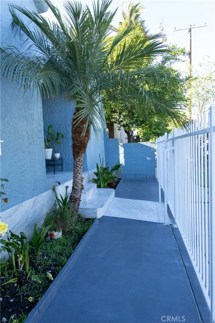 Additional image 39 of 8205 Stanford Ave, Los Angeles, CA 90001