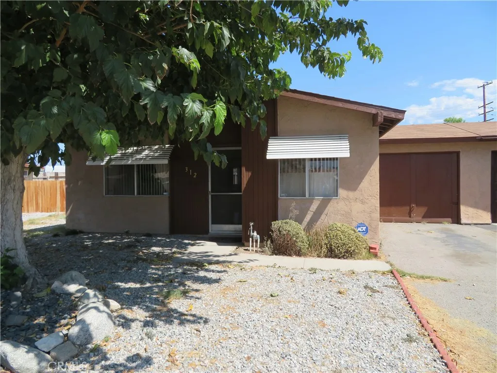 312 Calle Cazadero, Hemet, CA 92545