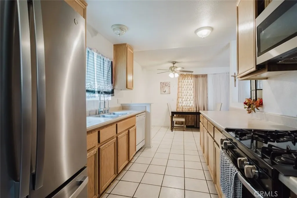 Additional image 14 of 45303 6th Street E, Lancaster, CA 93535