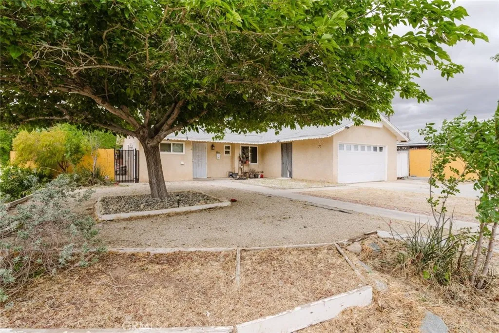 Additional image 2 of 45303 6th Street E, Lancaster, CA 93535