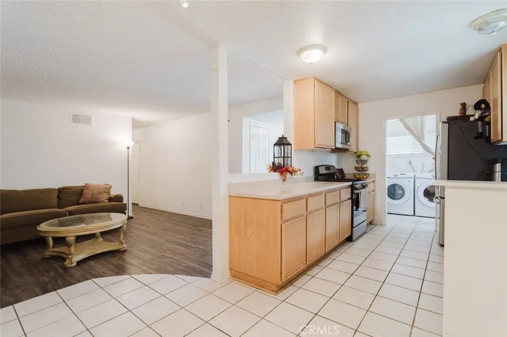 Additional image 9 of 45303 6th Street E, Lancaster, CA 93535