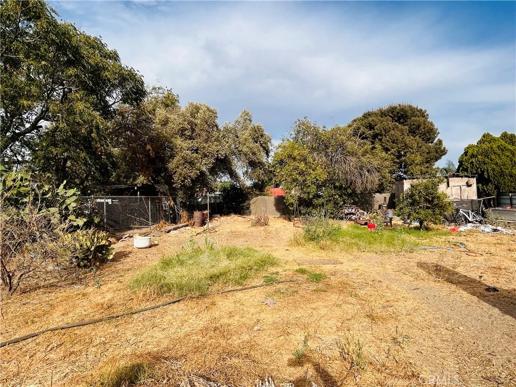 8671 Redwood Ave, Fontana, CA 92335