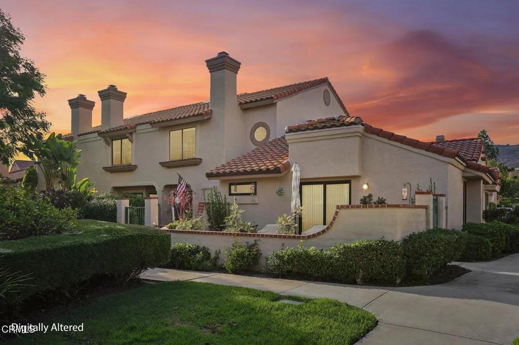 390 Country Club Drive Unit B, Simi Valley, CA 93065