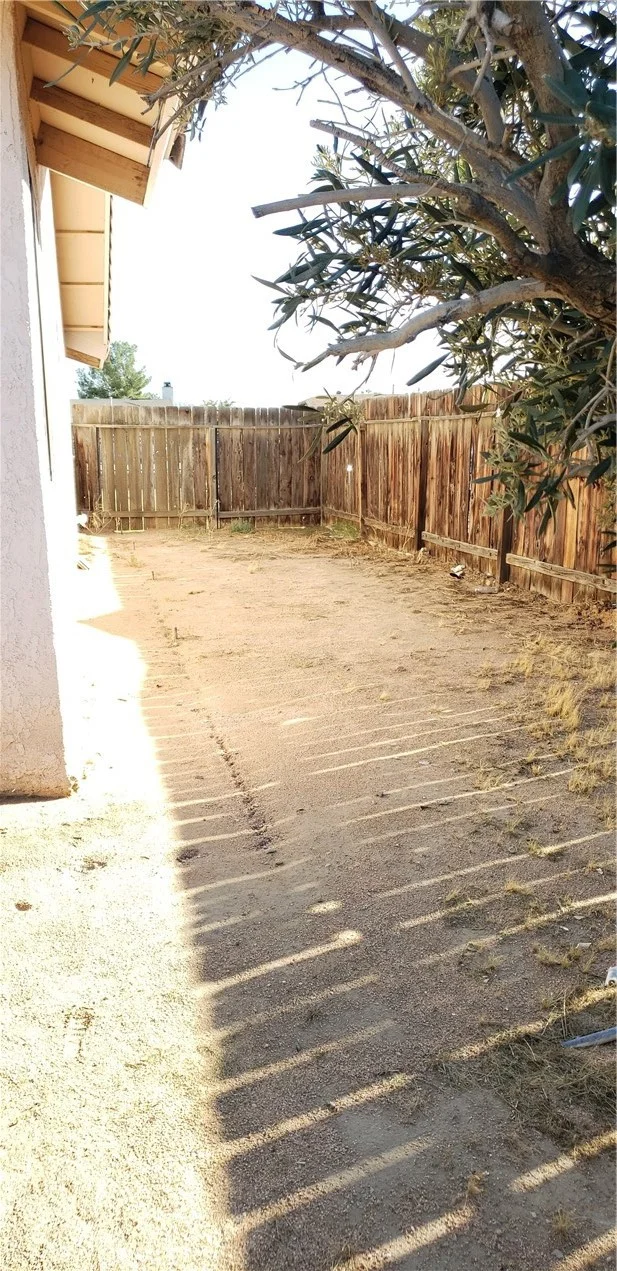 22368 Cholena Road, Apple Valley, CA 92307