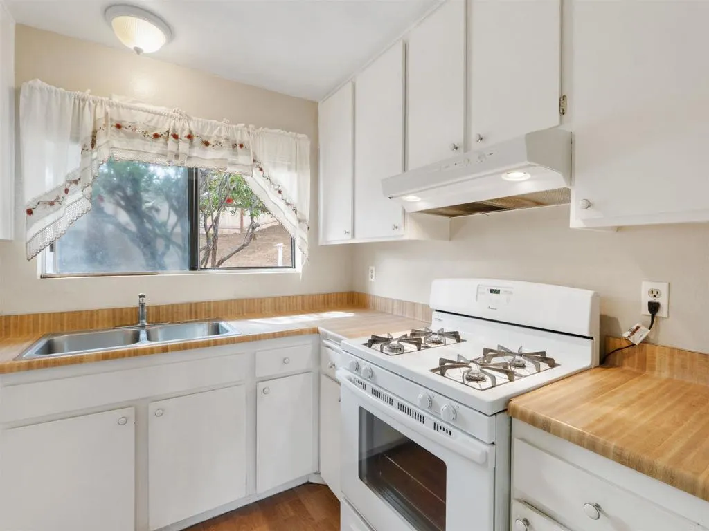 Additional image 11 of 1521 Temple Heights Drive, Oceanside, CA 92056