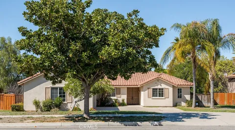 1254 Magnolia Avenue, Redlands, CA MLS: CV25047433